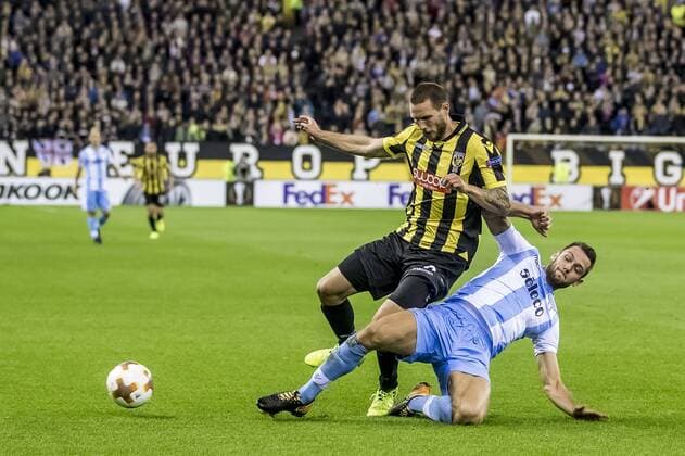 ARNHEM, Vitesse - Lazio Roma, 14-9-2017, voetbal, seizoen 2017-2018, Europa League, stadion de Gelredome, Vitesse speler Tim Matavz (L), Lazio Roma speler Stefan de Vrij (R) Vitesse - Lazio Roma  x1708836x