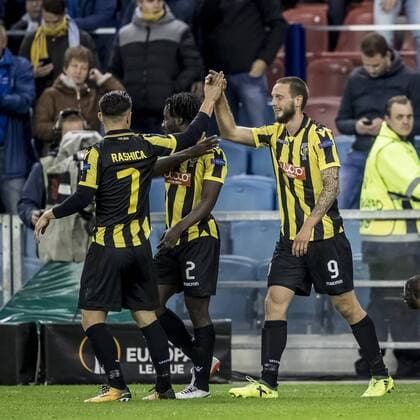 ARNHEM, Vitesse - Lazio Roma, 14-9-2017, voetbal, seizoen 2017-2018, Europa League, stadion de Gelredome, Vitesse speler Tim Matavz (R) heeft de 1-0 gescoord Vitesse - Lazio Roma  x1708875x