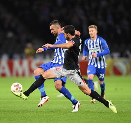 Football men Season 2017 2018 UEFA Europe League Group J 1 Matchday Hertha BSC Athletic Bilbao v l Vedad Ibisevic Hertha BSC Xabier Etxeita Athletic Bilbao Fabian Lustenberger Hertha BSC 14 09 2017 Copyright: xMichaelxHundtx xMatthiasxKochx