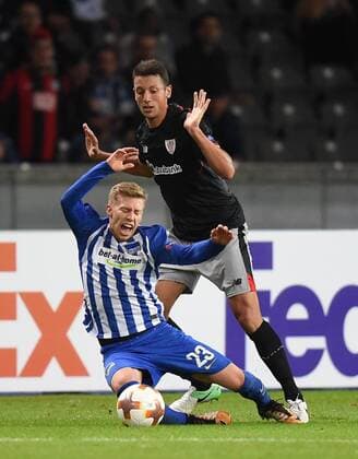 Football men Season 2017 2018 UEFA Europe League Group J 1 Matchday Hertha BSC Athletic Bilbao v l Mitchell Weiser Hertha BSC Mikel Vesga Athletic Bilbao 14 09 2017 Copyright: xMichaelxHundtx xMatthiasxKochx