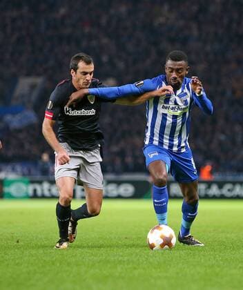 14 09 2017 Football UEFA Europe League 2017 2018 Group stage 1 Matchday Hertha BSC Berlin Athletic Bilbao in Olympic Stadium Berlin v l Inigo Lekue Athletic Bilbao against Salomon Kalou Hertha BSC Berlin