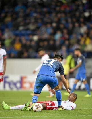 Raul Silva Sporting Braga and Benjamin Hübner TSG 1899 Hoffenheim advised together Collision encounter Pushing TSG 1899 Hoffenheim vs Sporting SC Braga Europe League 14 09 2017 TSG 1899 Hoffenheim vs Sporting SC Braga