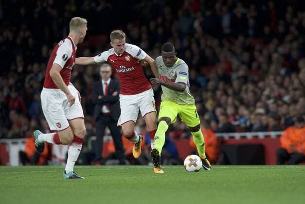 Arsenal v FC Cologne UEFA Champions League Jhon Cordoba of FC Cologne and Rob Holding of Arsenal during the UEFA Champions League match at the Emirates Stadium, London Content Not Available For UK Newspapers Copyright: xAlanxStanfordx FIL-10666-0030