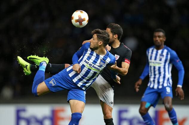 14 09 2017 Football UEFA Europe League 2017 2018 Group stage 1 Matchday Hertha BSC Berlin Athletic Bilbao in Olympic Stadium Berlin v l Mathew Leckie Hertha BSC Berlin against Xabier Etxeita Athletic Bilbao