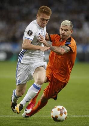 Fußball, EL, Dynamo Kiew - KF Skenderbeu Korca September 14, 2017 - Viktor Tsygankov (L ) of Dynamo vies for the ball with Gledi Mici (R ) of SkoÂ«nderbeu during the UEFA Europa League Group B soccer match between FC Dynamo Kyiv and FC SkoÂ«nderbeu , at the NSK Olimpiyskyi in Kyiv, Ukraine, September 14, 2017. The UEFA Europa League Group B soccer match between FC Dynamo Kyiv and FC SkÃ«nderbeu , at the NSK Olimpiyskyi in Kyiv. - ZUMAs334 20170914_zap_s334_002 Copyright: xAnatoliixStepanovx