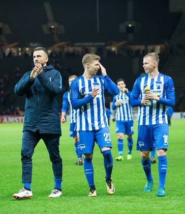 After the Game over Vedad Ibisevic Mitchell Weiser and Ondrej Duda Vl alleB Football International UEFA Europe League Season 2017 2018 Group game Hertha BSC Berlin Athletic Club Bilbao in Olympic Stadium in Berlin Germany at 14 09 2017