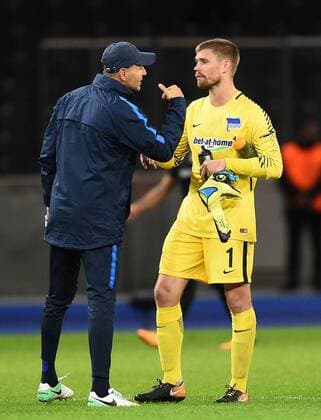 Football men Season 2017 2018 UEFA Europe League Group J 1 Matchday Hertha BSC Athletic Bilbao v l Goalkeeper team manager Zsolt Petry Hertha BSC Goalkeeper Thomas Power Hertha BSC After Played 14 09 2017 Copyright: xMichaelxHundtx xMatthiasxKochx