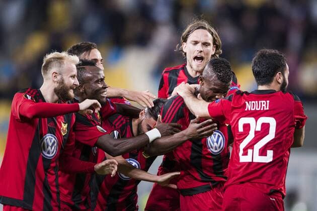 Fußball, EL, Sorja Luhansk - Östersunds FK 170914 Östersunds Curtis Edwards, Samuel Mensiro, Brwa Nouri, Gabriel Somi, och Tom Pettersson jublar efter att Salisu Abdullahi Gero (m) gjort 0-2 under fotbollsmatchen i Europa League mellan Zorya och Östersund den 14 september 2017 i Lviv.  Copyright: JOHANNAxLUNDBERG BB170914JL040