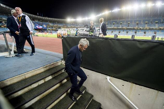 Fußball, EL, Real Sociedad San Sebastian - Rosenborg Trondheim 170914 Kare Ingebrigtsen, head coach of Rosenborg, leaves the pitch after the UEFA Europa League match between Real Sociedad and Rosenborg on September 14, 2017 in San Sebastian. Photo: Vegard Wivestad Gr¿tt BILDBYRN kod VG 170013  Copyright: VEGARDxWIVESTADxGR¯TT BB170914BB826