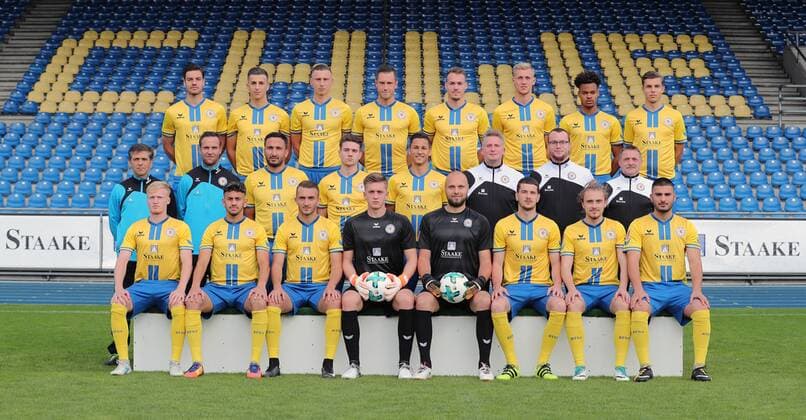 Team photo Eintracht Brunswick U23 3 Row v l Besfort Kolgeci Dominic Franke Maik Lukowicz Popovic Nile Szczecin Ayodele Adetula Erik Henschel 2 Row v l team manager Henning Buerger Co team manager Markus Unger Deniz Dogan Wall Eric Veiga Physiotherapist Florian Horn Carers Olaf Henning team Manager Frank 1 Row v l Filip Rettig Ahmet Canbaz Lirim Mema Daniel Reck Quentin Haris Deniz