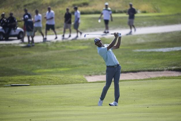 Golf, BMW Championship in Lake Forest September 14, 2017 - Chicago, IL, USA - Dustin Johnson approaches the green on the 16th hole during the first round of the BMW Championship on Thursday, Sept. 14, 2017, at Conway Farms Golf Club in Lake Forest, Ill. With new caddies, Phil Mickelson, Jason Day get their mojo back at BMW Championship - ZUMAm67_ 20170914_zaf_m67_041 Copyright: xLouxFogliax