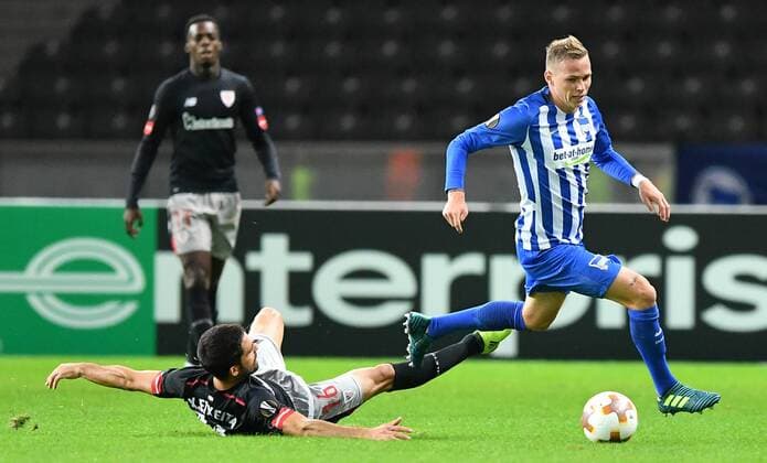 Ondrej Duda Hertha BSC at Ball left Xabier Etxeita Bilbao Hertha BSC Berlin Athletic Bilbao Europe League Group stage 1 Matchday Football Football Soccer men Men Men Germany Germany Berlin 14 9 2017 Olympic Stadium