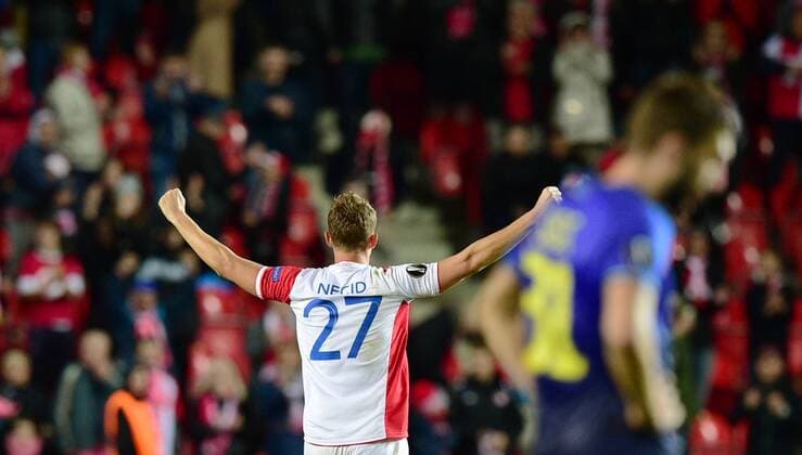 Fußball, EL, SK Slavia Prag - Maccabi Tel Aviv Tomas Necid of Slavia celebrates a victory after the Football Europa League 1st round group A match: Slavia Praha vs Maccabi Tel Aviv in Prague, Czech Republic, September 14, 2017. (CTKxPhoto MichalxKamaryt) CTKPhotoP201709141010401  KMT_8791
