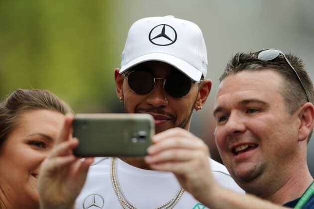15.09.2017 - Free Practice 1, Lewis Hamilton (GBR) Mercedes AMG F1 W08 Singapore Grand Prix 14 - 17 September 2017 15.09.2017 - Free Practice 1, Lewis Hamilton (GBR) Mercedes AMG F1 W08 