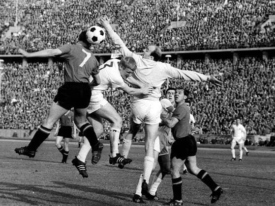 German Championship 1 FC Cologne 1 FC Nuremberg at 12 05 1962 in Berlin 4 0 Goalkeeper Fritz Ewert and Karl Heinz Schnellinger at the Defence right Max Morlock FCN HM
