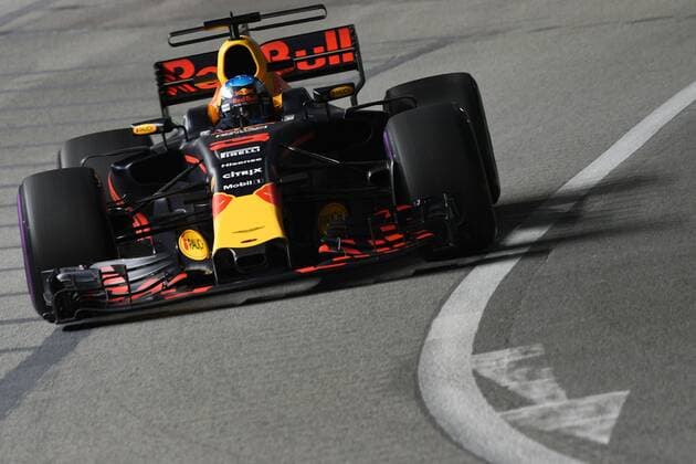 (170915) -- SINGAPORE, Sept. 15, 2017 -- Red Bull s Australian driver Daniel Ricciardo drives during the first practice session of the Formula One Singapore Grand Prix in Singapore on Sept. 15, 2017. ) (SP)SINGAPORE-FORMULA ONE-SINGAPORE GRAND PRIX-PRACTICE ThenxChihxWey 