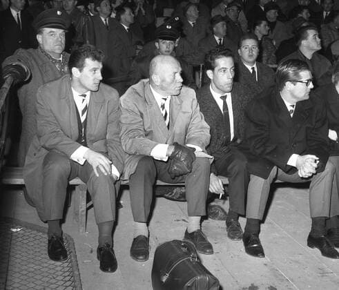 Football Bundesliga Borussia Dortmund 1 FC Cologne 2 3 30 11 1963 The Cologne Trainer Bank in Stadium red Earth in Dortmund v l Hans Schäfer and team manager Georg Knöpfle HM