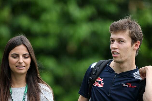 16.09.2017 - Daniil Kvyat (RUS) Scuderia Toro Rosso STR12 and his girlfriend Kelly Piquet Singapore Grand Prix 14 - 17 September 2017 16.09.2017 - Daniil Kvyat (RUS) Scuderia Toro Rosso STR12 and his girlfriend Kelly Piquet 