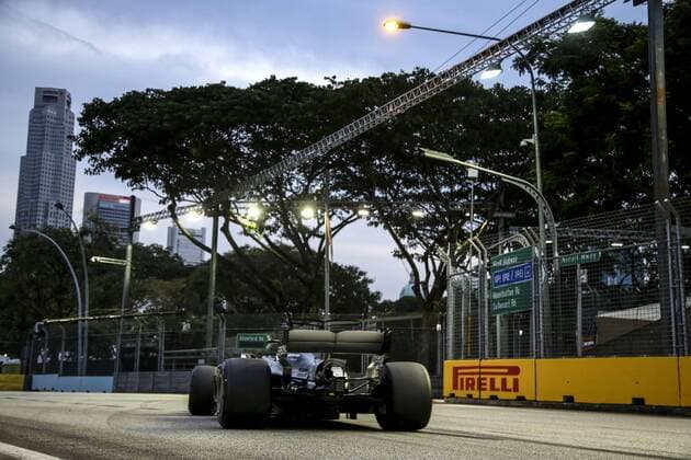 Motorsports: FIA Formula One World Championship WM Weltmeisterschaft 2017, Grand Prix of Singapore, 44 Lewis Hamilton (GBR, Mercedes AMG Petronas F1 Team), Singapore Singapore
