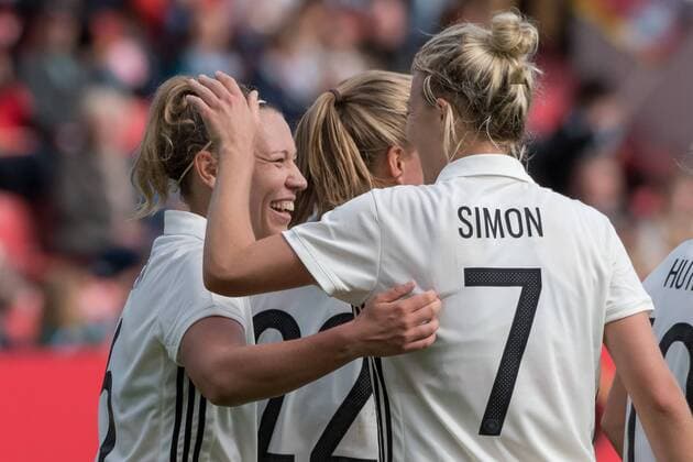 Ingolstadt Germany 16 09 2017 FIFA World Cup Qualifier 2017 18 Season Germany Slovenia happiness to 6 0 with v l Kristin Demann ger TaBeA Kemme ger Carolin Simon ger
