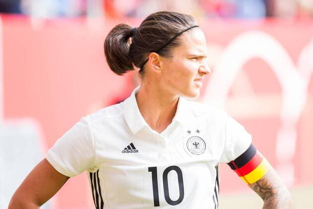 Dzsenifer Marozsan ger 10 Portrait Single Football Women international match Germany Slovenia xprx