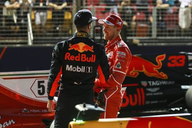 Motorsports: FIA Formula One World Championship WM Weltmeisterschaft 2017, Grand Prix of Singapore, 3 Daniel Ricciardo (AUS, Red Bull Racing), 5 Sebastian Vettel (GER, Scuderia Ferrari), Singapore Singapore