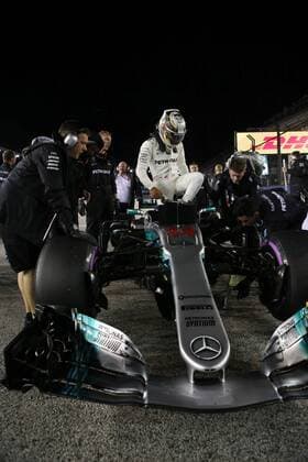 17.09.2017 - Race, Lewis Hamilton (GBR) Mercedes AMG F1 W08 Singapore Grand Prix 14 - 17 September 2017 17.09.2017 - Race, Lewis Hamilton (GBR) Mercedes AMG F1 W08 