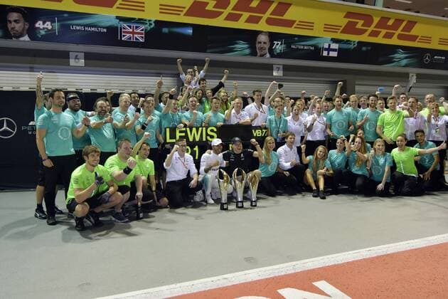 Lewis Hamilton GB 44 Mercedes AMG Petronas motor aviation Valtteri Botta Fin 77 Mercedes AMG Petronas motor aviation Team jubilation grand Prize from Singapore 2017 Race motor aviation Formula 1 17 09 2017 Singapore Copyright: xEIBNER JERRYxANDREx EP_JAE
