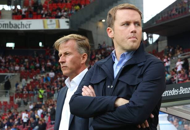 Stuttgart vs VfL 1 BL Stuttgart Germany 16 09 2017 Football VfB Stuttgart vs VfL Wolfsburg 1 BL Season 2017 2018 Mercedes Benz Arena Picture shows Head coach Andries Jonker VfL Wolfsburg Sports Director Olaf Rebbe VfL Wolfsburg Stuttgart