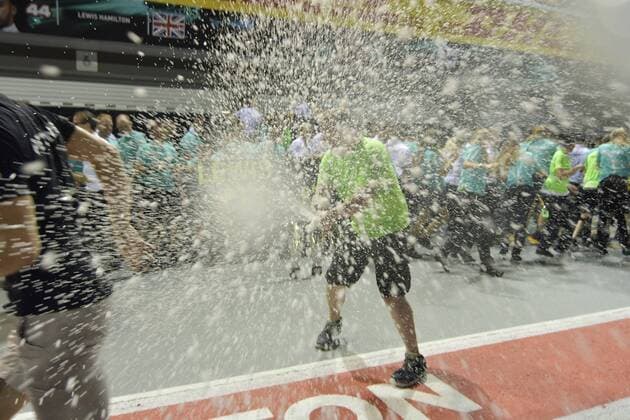 Lewis Hamilton GB 44 Mercedes AMG Petronas motor aviation Valtteri Botta Fin 77 Mercedes AMG Petronas motor aviation Team jubilation grand Prize from Singapore 2017 Race motor aviation Formula 1 17 09 2017 Singapore Copyright: xEIBNER JERRYxANDREx EP_JAE