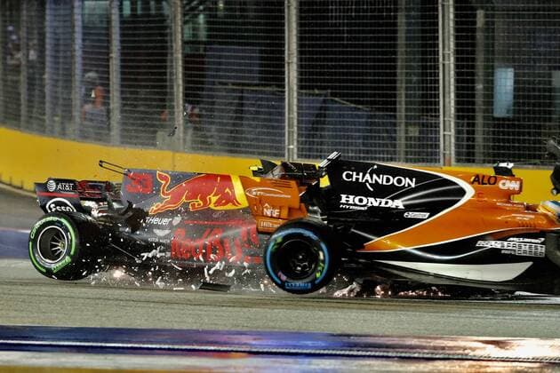 Crash Max Verstappen nel 33 Red Bull Racing grand Prize from Singapore 2017 Race motor aviation Formula 1 17 09 2017 Singapore Copyright: xAndre Eibner-Pressefotox EP_JAE