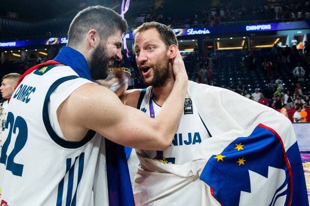 17 09 2017 Sinan Erdem Dome Istanbul Door FIBA Eurobasket 2017 Slovenia vs Serbia Final in Picture Ziga of Slovenia and Sasa Zagorac of Slovenia celebrating AT Trophy Ceremony After Winning during The Eurobasket 2017 Final Match between Slovenia and Serbia AT The Sinan Erdem Dome in Istanbul Turkey ON 2017 09 17 Istanbul  EX_SPIDA