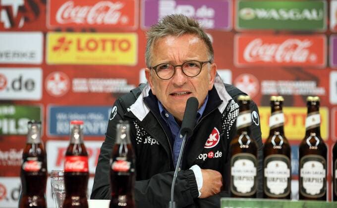 Kaiserslautern Ore Aue Football 2 Bundesliga 19 09 2017 Fritz Walter Stadium Football 2 Bundesliga 7 Matchday 1 FC Kaiserslautern vs FC Ore Mountains Aue 0 2 0 1 in Picture team manager Norbert Meier 1 FC Kaiserslautern After the Game in the Press conference
