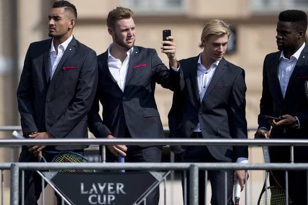 Bilder des Tages - SPORT From left NICK KYRGIOS, JACK SOCK, DENIS SHAPOVALOV, FRANCES TIAFOE during the parade of Laver Cup players at an official welcome ceremony in Prague, Czech Republic, September 20, 2017. (CTKxPhoto MichalxKamaryt) CTKPhotoP201709200671401  kmt 17 K