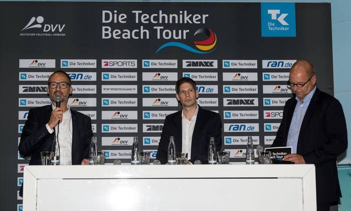 PK The technicians Beach Tour Tour 2018 Hamburg on 21 09 2017 Thomas Krone President DVV Arne Dirks Managing Director Deutshe Volleyball Sport GmbH Frank Ehrich Comtent GmbH PK The technicians Beach Tour Tour 2018 on 21 09 2017 Beach Center Hamburg xPWx