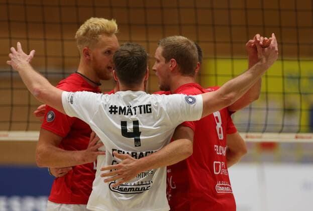 23.09.2017 - Volleyball - 2. Bundesliga Süd Männer - Saison 2016 2017 - SV Schwaig - SV Fellbach - JüRa - SV Fellbach Jubel Freude nach Punktgewinn