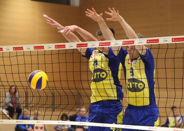 23.09.2017 - Volleyball - 2. Bundesliga Süd Männer - Saison 2016 2017 - SV Schwaig - SV Fellbach - JüRa - Mariusz Wacek (4, SV Schwaig ) und Florian Tafelmayer (9, SV Schwaig )