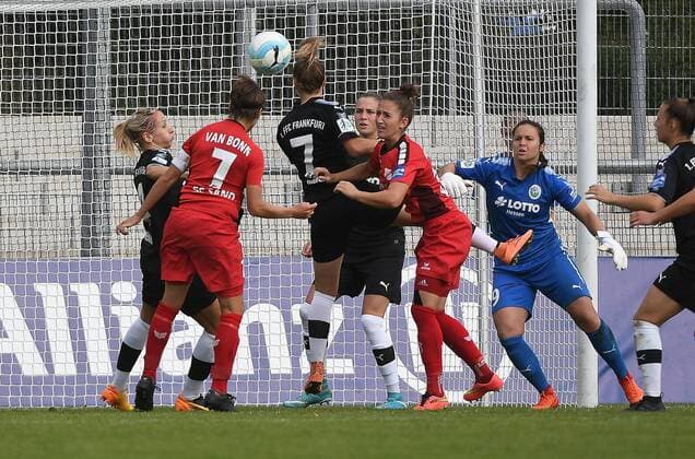 24.09.2017, xpsx, Fussball 1.Bundesliga Frauen, 1.FFC Frankfurt - SC Sand, emspor v.l. Anne van Bonn (SC Sand), Nargarita Gidion (1.FFC Frankfurt), Bryane Haeberkin (1.FFC Frankfurt) Frankfurt am Main
