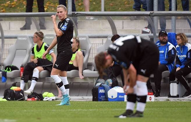 24.09.2017, xpsx, Fussball 1.Bundesliga Frauen, 1.FFC Frankfurt - SC Sand, emspor v.l. enttäuschung FFC Frankfurt am Main