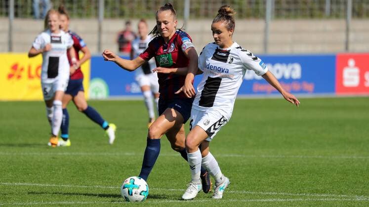 v.li.: Lia Wälti (Potsdam, 13), Lina Maria Magull (Freiburg, 16), Zweikampf, Duell, duel, tackle, tackling, Dynamik, Action, Aktion, Fussball, Allianz Frauen-Bundesliga, SC Freiburg - 1. FFC Turbine Potsdam, xozx