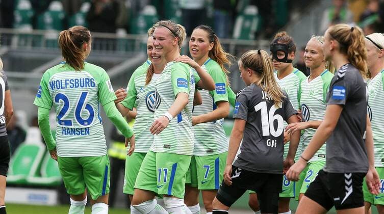 Jubel Alexandra Popp (VfL Wolfsburg, 11)