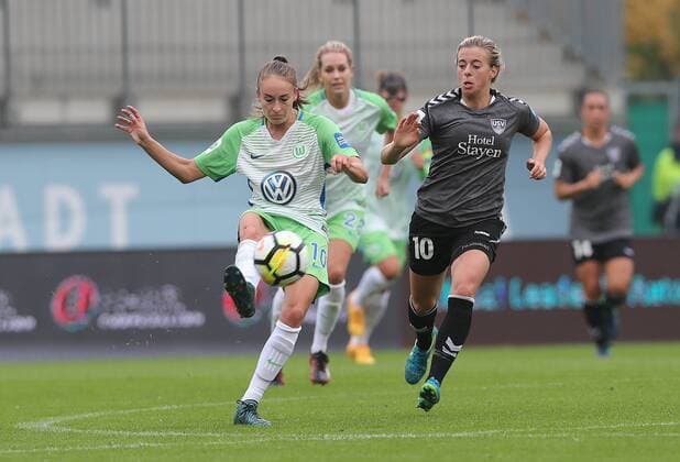 Tessa Wullaert (VfL Wolfsburg) am Ball