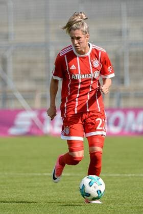 Verena Faißt (Faisst, Feisst, Feist, Faist, FC Bayern München, FCB, 22) Freisteller, Einzelbild, Aktion, Action, Fussball,Allianz Frauen-Bundesliga, FC Bayern München - 1. FC Köln, xslx