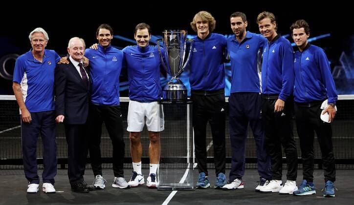 TENNIS - Laver Cup 2017 PRAGUE,CZECH REPUBLIC,24.SEP.17 - TENNIS - Laver Cup, Team Europe vs Team World, award ceremony. Image shows Bjoern Borg (SWE), Rod Laver, Rafael Nadal (ESP), Roger Federer (SUI), Alexander Zverev (GER), Marin Cilic (CRO), Tomas Berdych (CZE) and Dominic Thiem (AUT). Keywords: trophy. GEPAxpictures xMatthiasxHauer