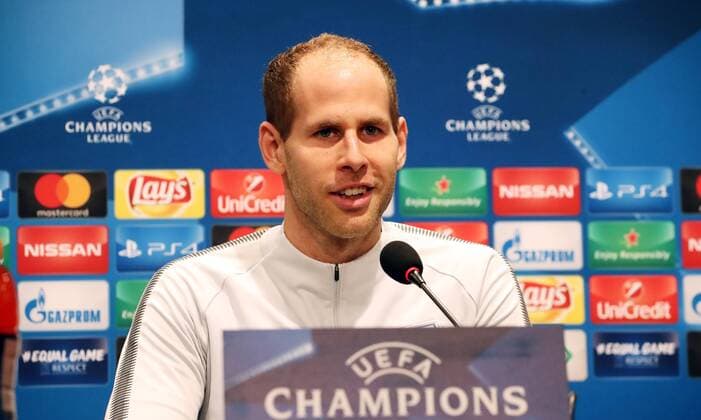 RB Leipzig - Pressekonferenz Fussball Champions League Istanbul, 25.09.2017, Vodafone Park, Fussball, UEFA Champions League, Gruppe G, 2.Spieltag , Besiktas Istanbul vs. RB Leipzig , Pressekonferenz am Vortag des Spieles. , Im Bild; Torwart Peter Gulacsi (32, RB Leipzig). ,