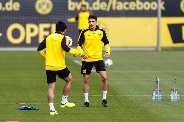 Dortmund, Germany, Training BV Borussia Dortmund, BVB, Shinji Kagawa (BVB), Marc Bartra (BVB) in Aktion ( DeFodi507