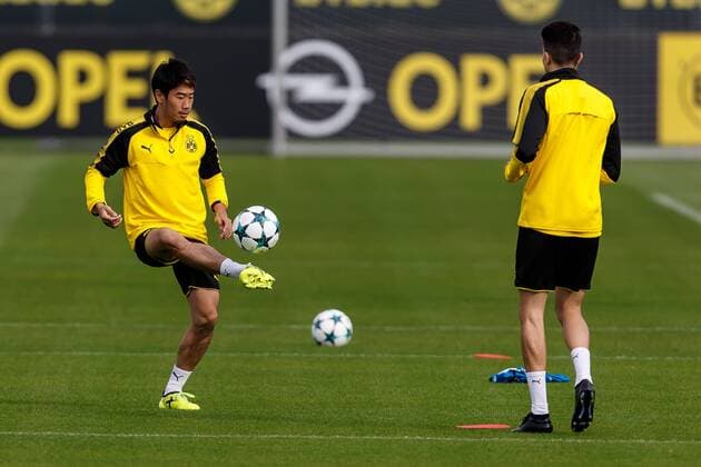 Dortmund, Germany, Training BV Borussia Dortmund, BVB, Shinji Kagawa (BVB) Marc Bartra (BVB) in Aktion ( DeFodi507