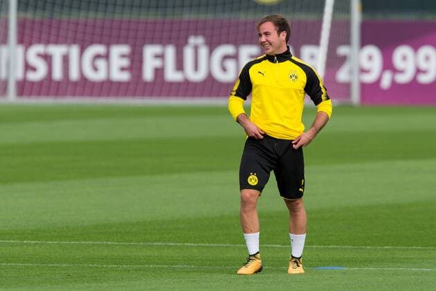 Dortmund, Germany, 2017-09-25, Training BV Borussia Dortmund, BVB, Mario Goetze (BVB) lacht, lachen ( DeFodi001