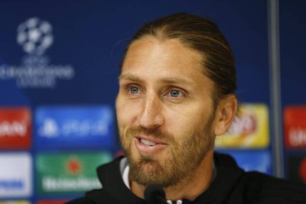 NEERPEDE,BELGIUM - SEPTEMBER 26 : Nicolas Frutos head coach of RSC Anderlecht and Olivier Deschacht defender of RSC Anderlecht during the press conference PK Pressekonferenz of Rsc Anderlecht team the day before the match between Rsc Anderlecht and Celtic Glasgow FC - UEFA Champions League ,26 09 2017. FOOTBALL : Conference De Presse RSC Anderlecht - Neerpede - 26 09 2017 PhotoNews Panoramic  775030925
