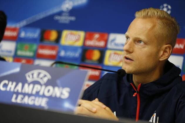 NEERPEDE,BELGIUM - SEPTEMBER 26 : Nicolas Frutos head coach of RSC Anderlecht and Olivier Deschacht defender of RSC Anderlecht during the press conference PK Pressekonferenz of Rsc Anderlecht team the day before the match between Rsc Anderlecht and Celtic Glasgow FC - UEFA Champions League ,26 09 2017. FOOTBALL : Conference De Presse RSC Anderlecht - Neerpede - 26 09 2017 PhotoNews Panoramic  775030925